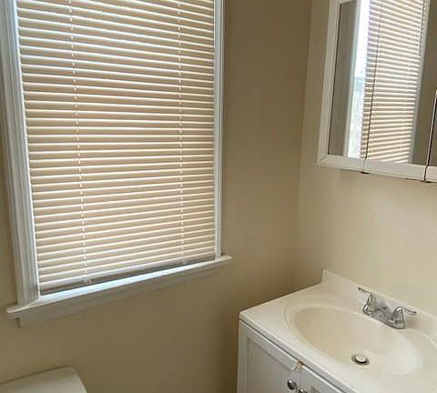 5th image of 6218 Elmwood Ave
