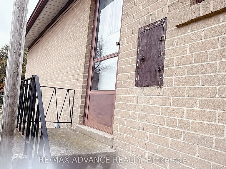 12 Daleena Dr #BASEMENT — Photo 1
