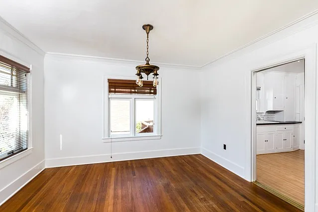 6902 12th Ave NE — Photo 5