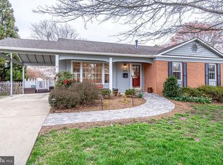 8308 Fox Harrow Ln, Annandale, VA 22003