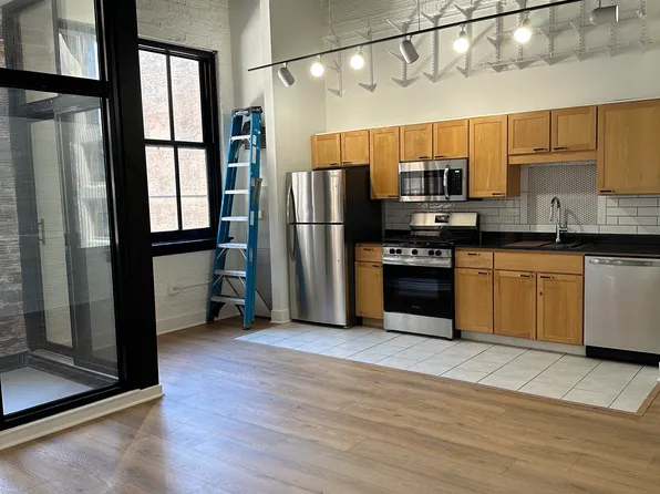 20 N State St APT 813, Chicago, IL 60602