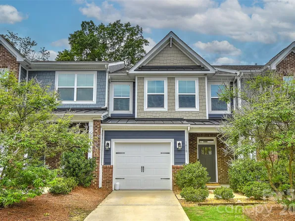 1010 Moffatt Ln, Matthews, NC 28105