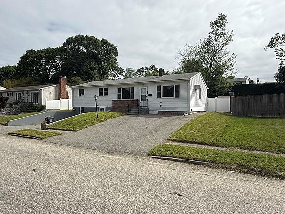 2nd image of 158 Woodland Ave