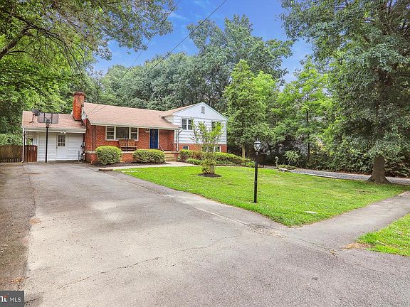 3rd image of 9805 Five Oaks Rd