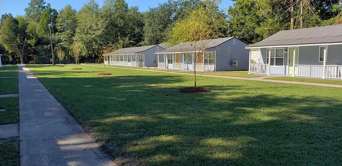 1622 Colleton Ave — Photo 1
