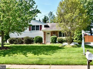 14717 Algretus Dr, Centreville, VA 20120