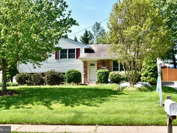 14717 Algretus Dr, Centreville, VA 20120