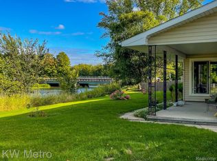 223 E Jackson St, Bellevue, MI 49021