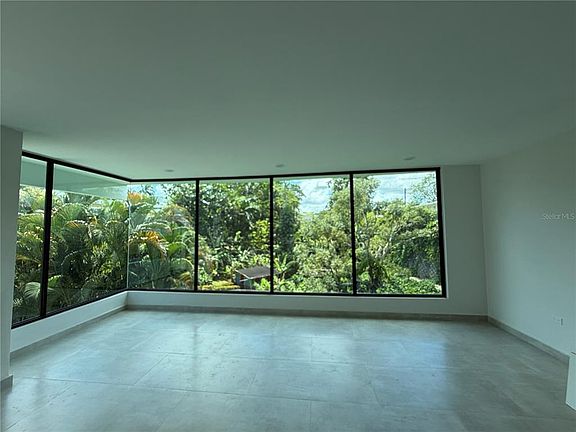 2nd image of 1704 Crisantemo
