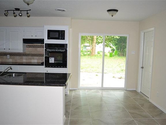 5th image of 10218 Southport Dr
