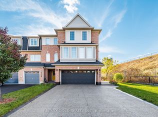 102 Decker Hollow Cir, Brampton, ON L6X 0L5