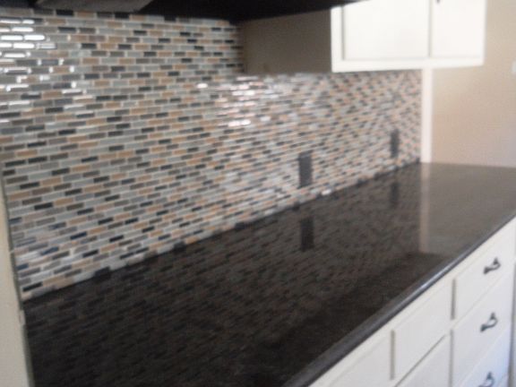 kitchen-granite-glass splash