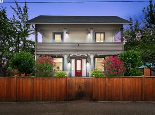 409 N 8th St, Cottage Grove, OR 97424