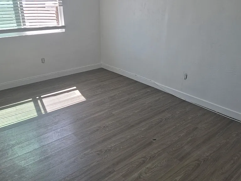1845 O Ave — Photo 13