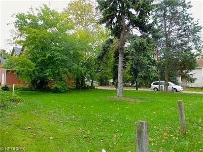 2nd image of 2041 W 44th St