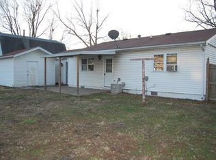 304 Country Meadow Ln, Belleville, IL