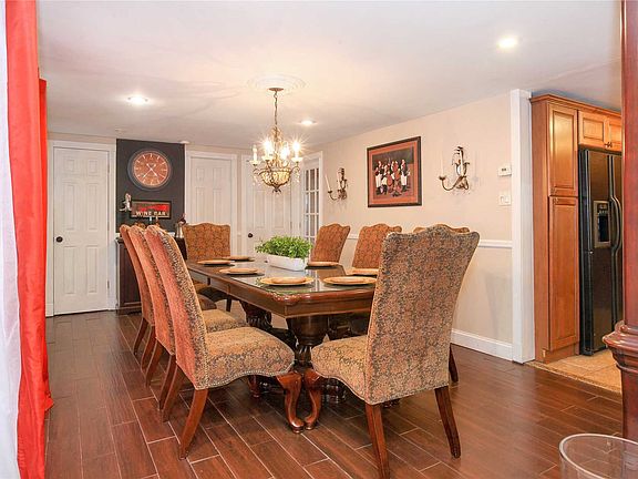 4th image of 23 Circledale Ln