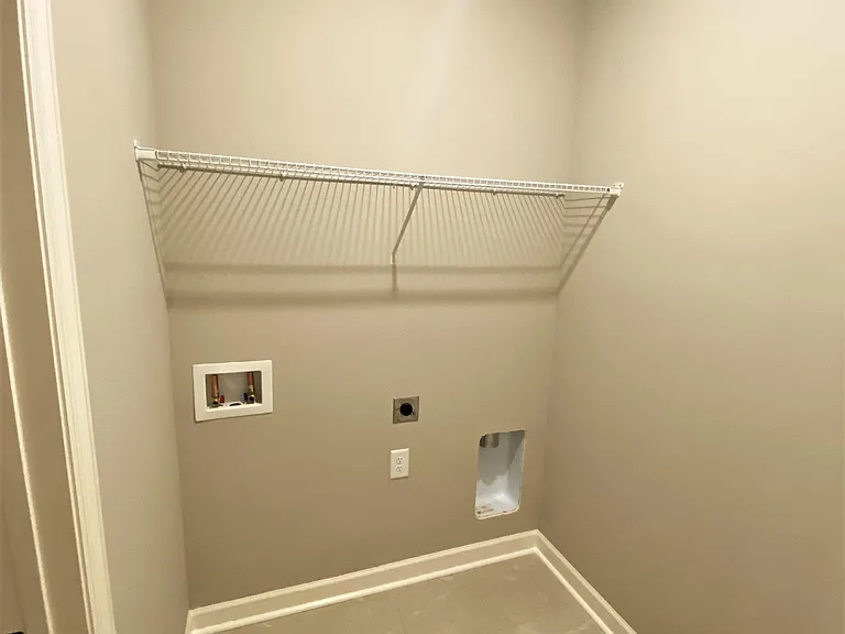 1002 Villa Cir — Photo 16