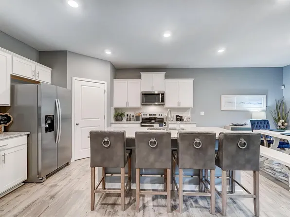 23760 Ashbury Dr, Rogers, MN 55374