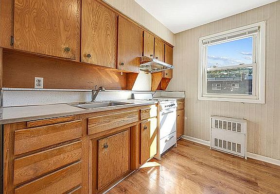 5th image of 50-11 60th St #1