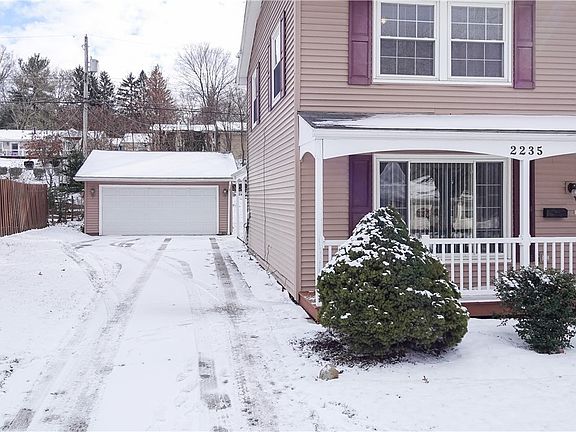 4th image of 2235 Richmond Rd