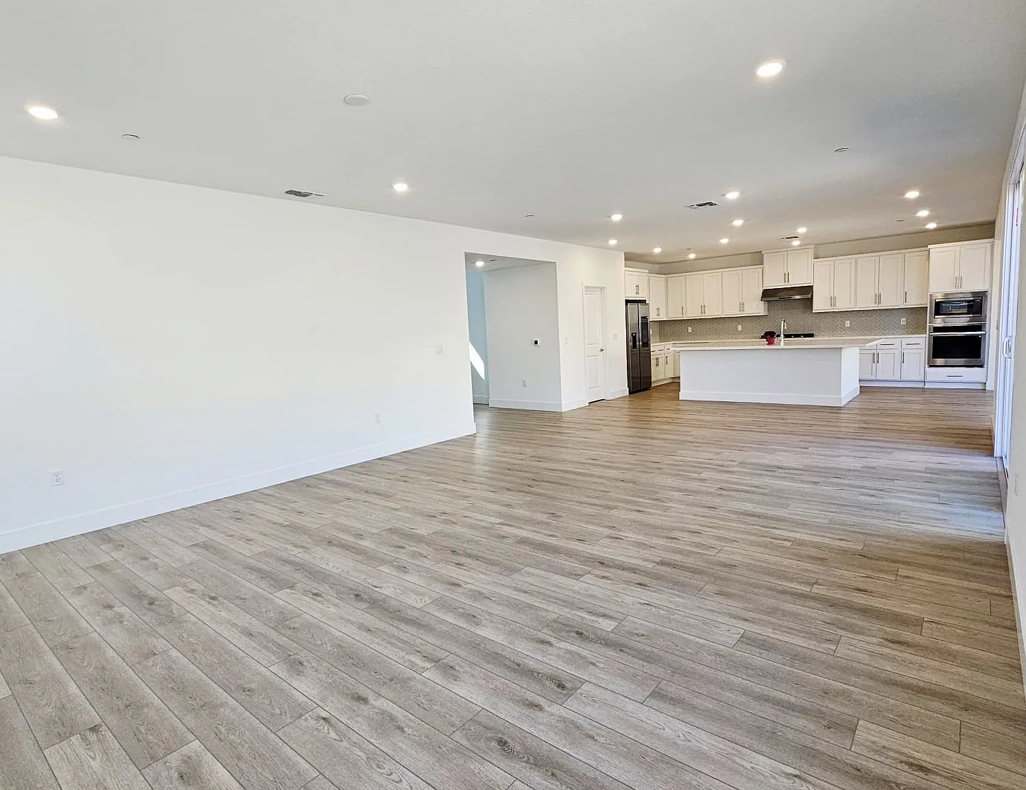 4 bed, 3766 sqft, $3,995 — Photo 1