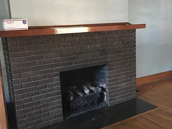 Gas fireplace