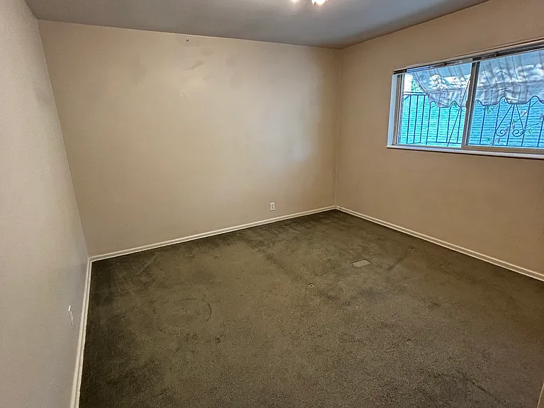 1057 E 2nd Ave #12 — Photo 14