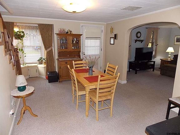 5th image of 14 Halfmoon Dr