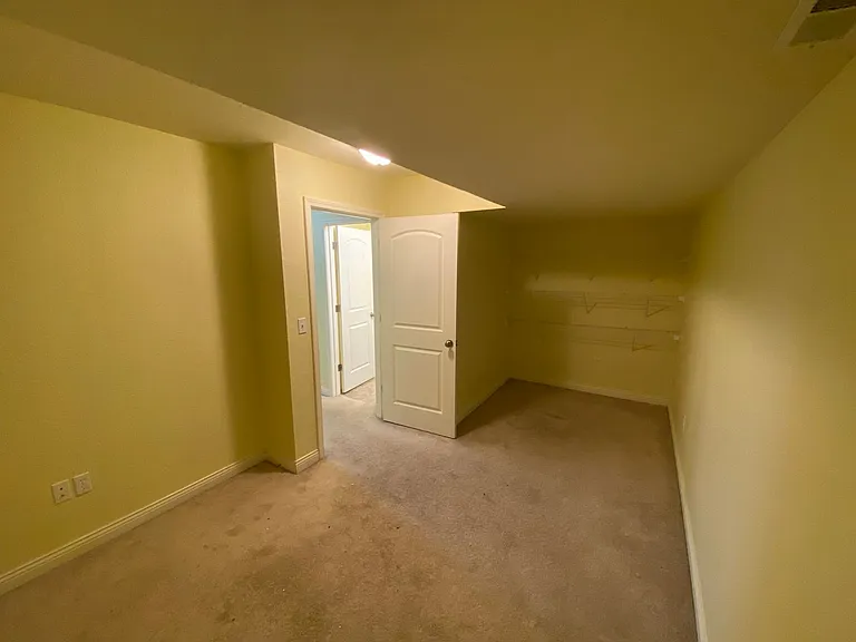 121 Kale Ct — Photo 30