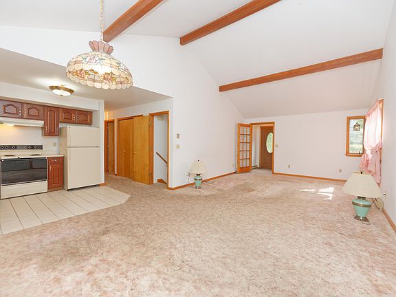 4th image of 48 Edgewood Dr