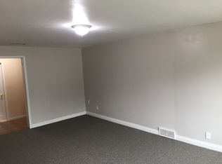 2300 Sycamore St, Crest Hill, IL 60403