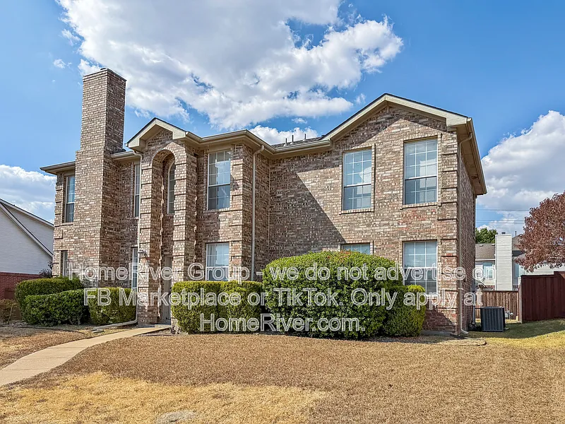 4 bed, 3.0 bath, 1832 sqft, $2,195 — Photo 2