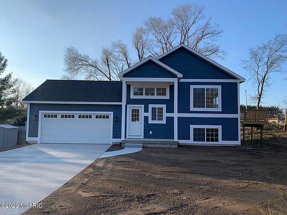 3rd image of 432 64th Ave N