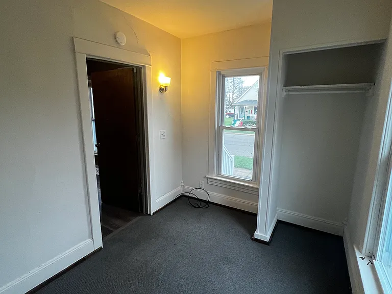 1608 Holmes St — Photo 4