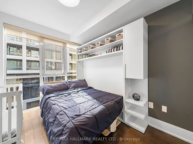 560 Front St W #1105 — Photo 18
