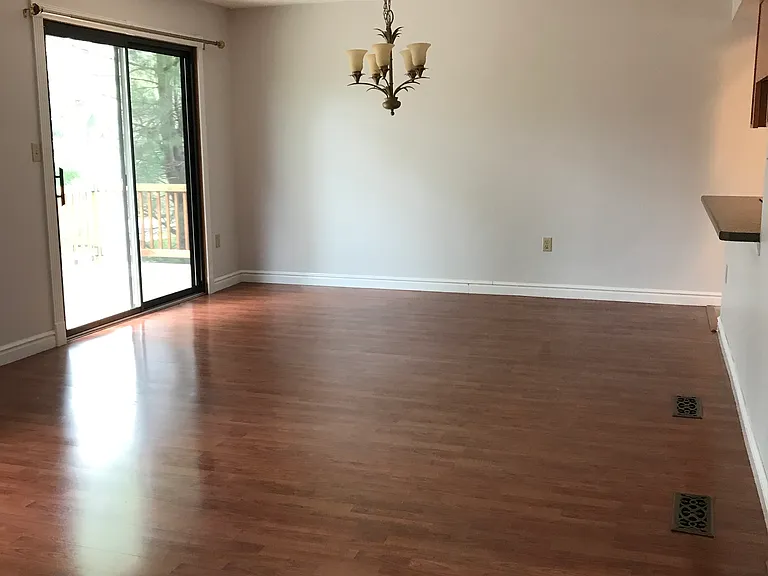 1130 Valleyview Dr — Photo 17