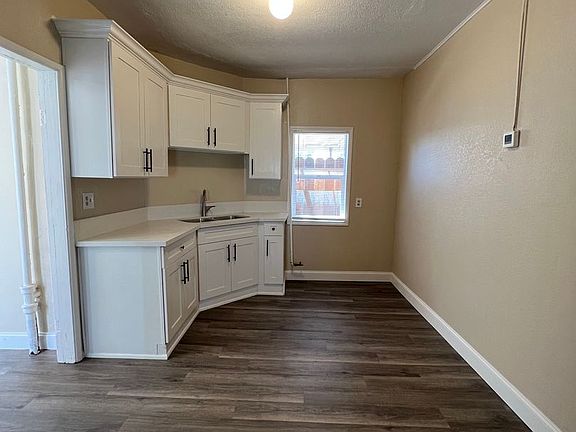 4th image of 429 Niles St #D
