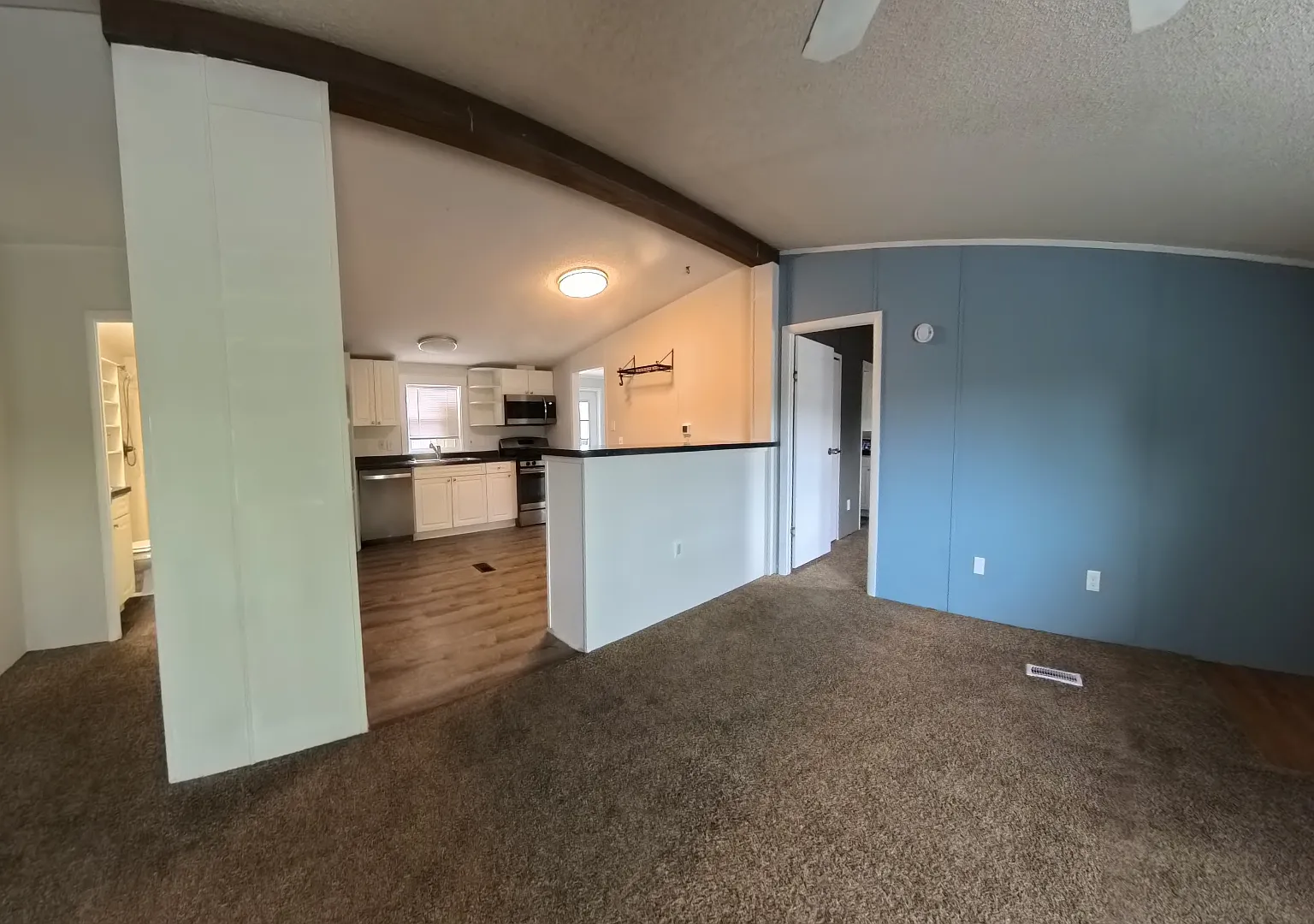 3 bed, 1040 sqft, $2,000 — Photo 3