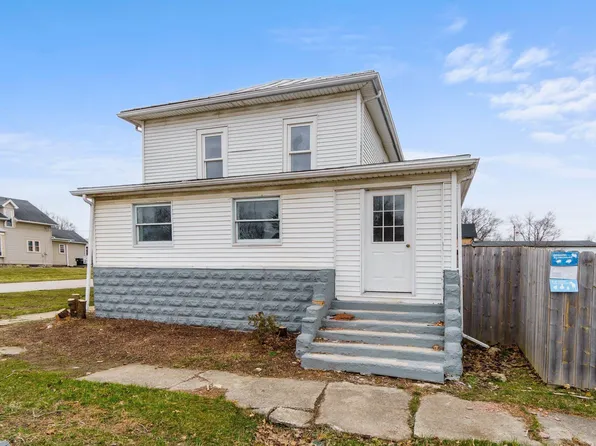 102 Tiptop St, Corunna, IN 46730