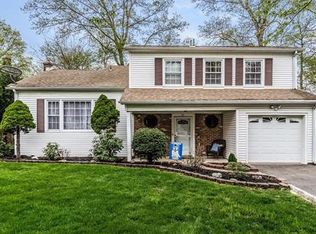 25 Windy Hill Rd, Metuchen, NJ 08840