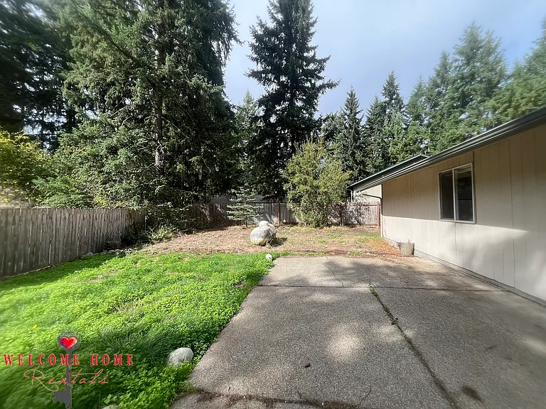 17819 Upland Dr SE — Photo 16