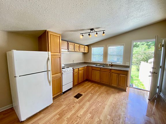 5th image of 13654 5th St Unit 3