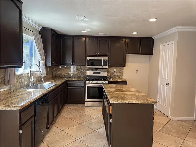 4109 Richard Way — Photo 8