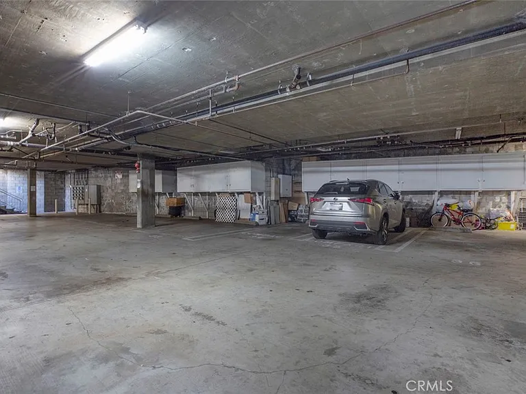110 W Maple St #30 — Photo 41