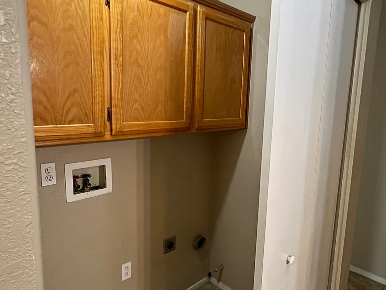 2752 Houston Ave — Photo 19