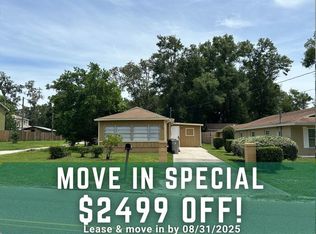 403 Monroe Ave, Apopka, FL 32703