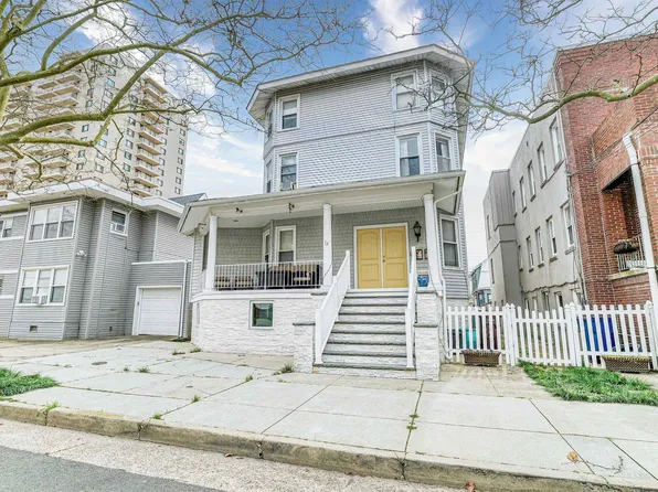 22 S Marion Ave, Ventnor, NJ 08406
