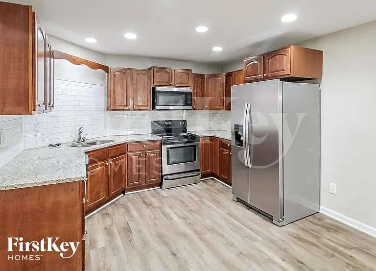 2483 Kings Park Cir — Photo 6