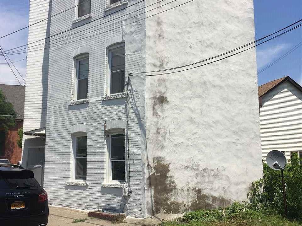 2nd image of 9 Orchard St